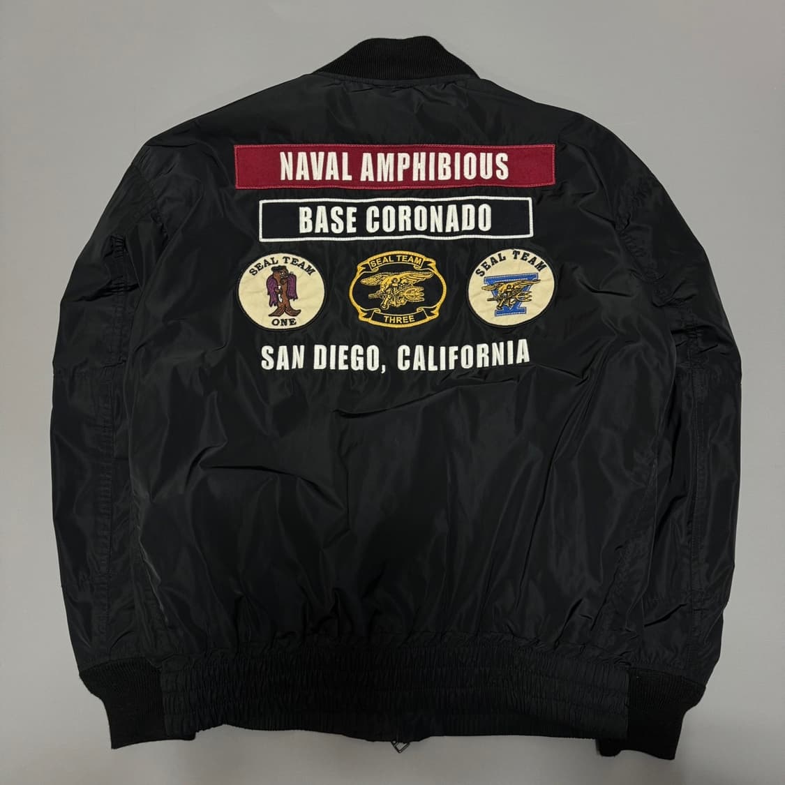 아비렉스 블랙컬러 나일론 양면 자수로고 패치 나일론 플라이트 자켓 상품이미지8