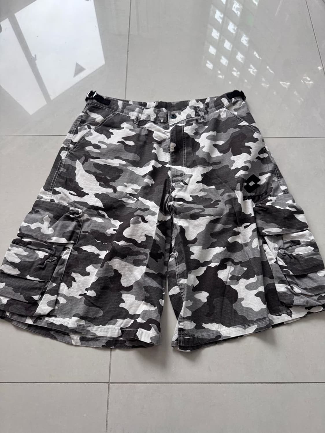 CARGO SHORTS 카모플라주 카고 반바지 상품이미지1