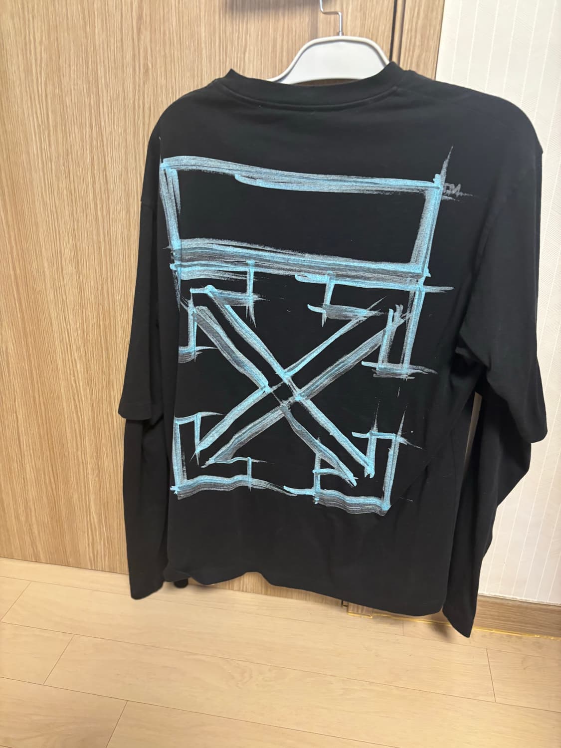 오프화이트 롱슬리브 상품이미지1