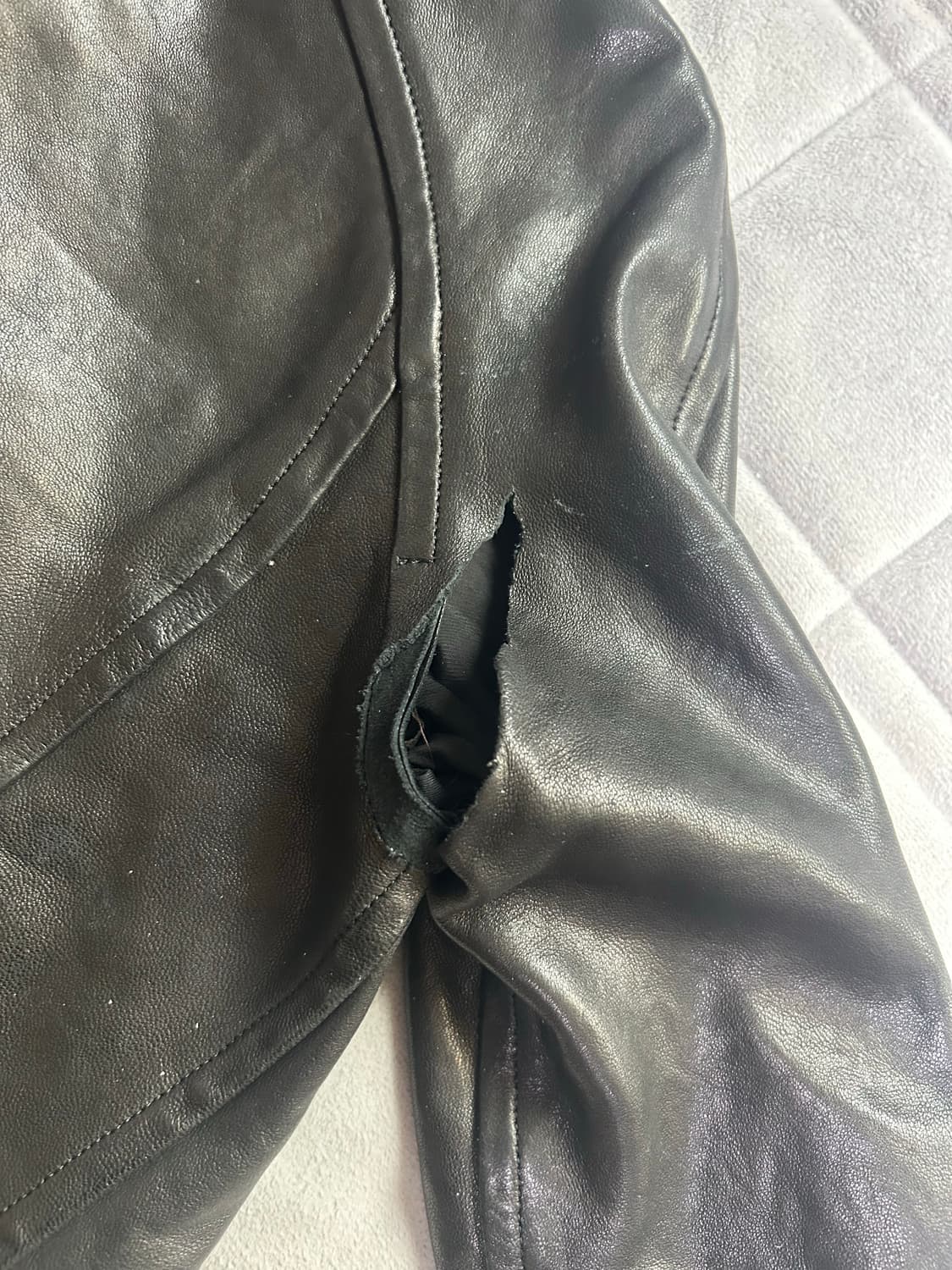 손상있음 08fw julius jutneck leather jacket 상품이미지8