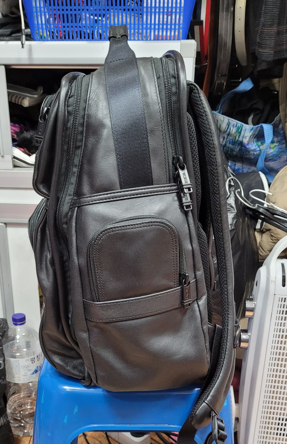 투미 가죽백팩가방 [가로:37 세로:42 폭:14] 상품이미지7