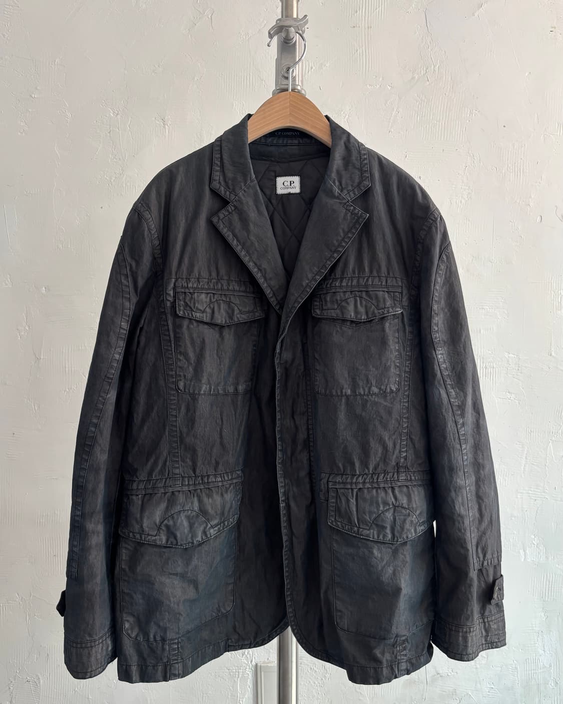 C.P. Company 씨피컴퍼니 블랙 컬러 가먼트다잉 버튼 자켓 상품이미지1