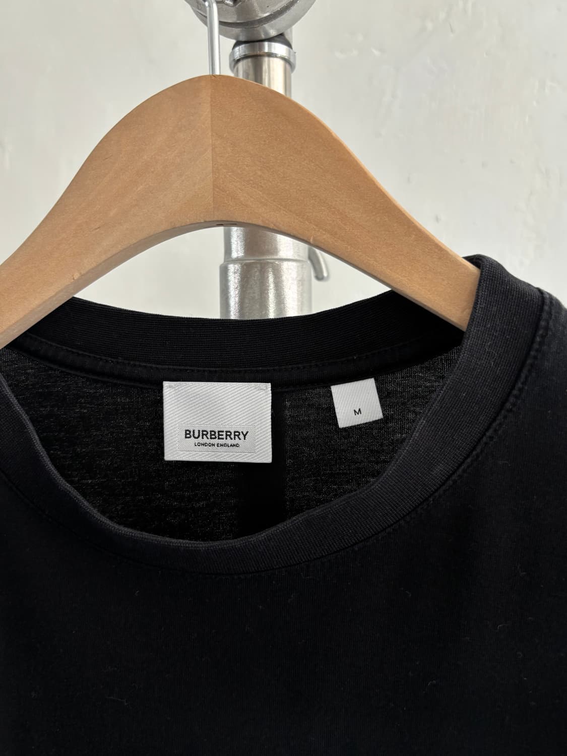 Burberry 버버리 20SS 신형 컨트라스트로고 그래픽 코튼 티셔츠 상품이미지3