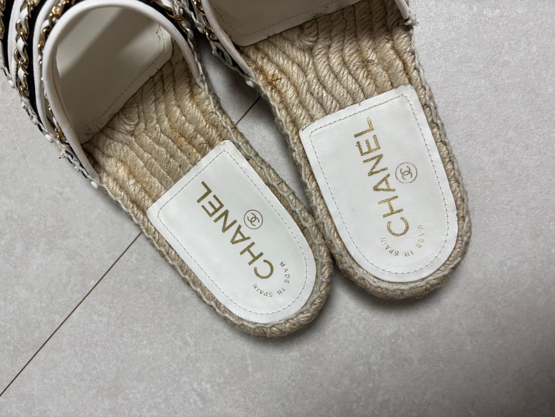 샤넬 블랙 앤 화이트 체인 샌들 슬리퍼 37사이즈 상품이미지3