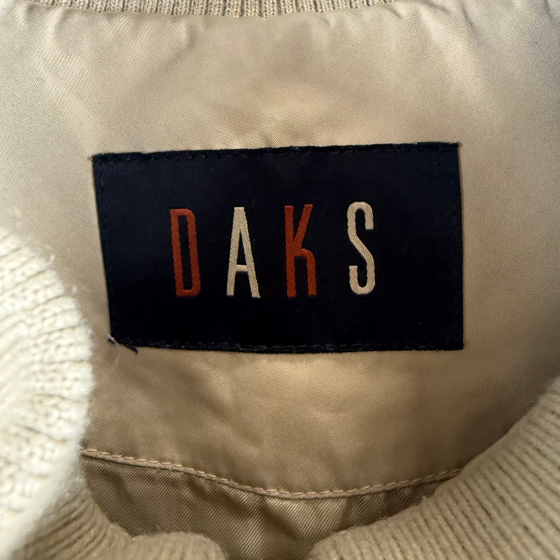 105) 닥스 퀄팅 니트 집업 베이지 상품이미지3