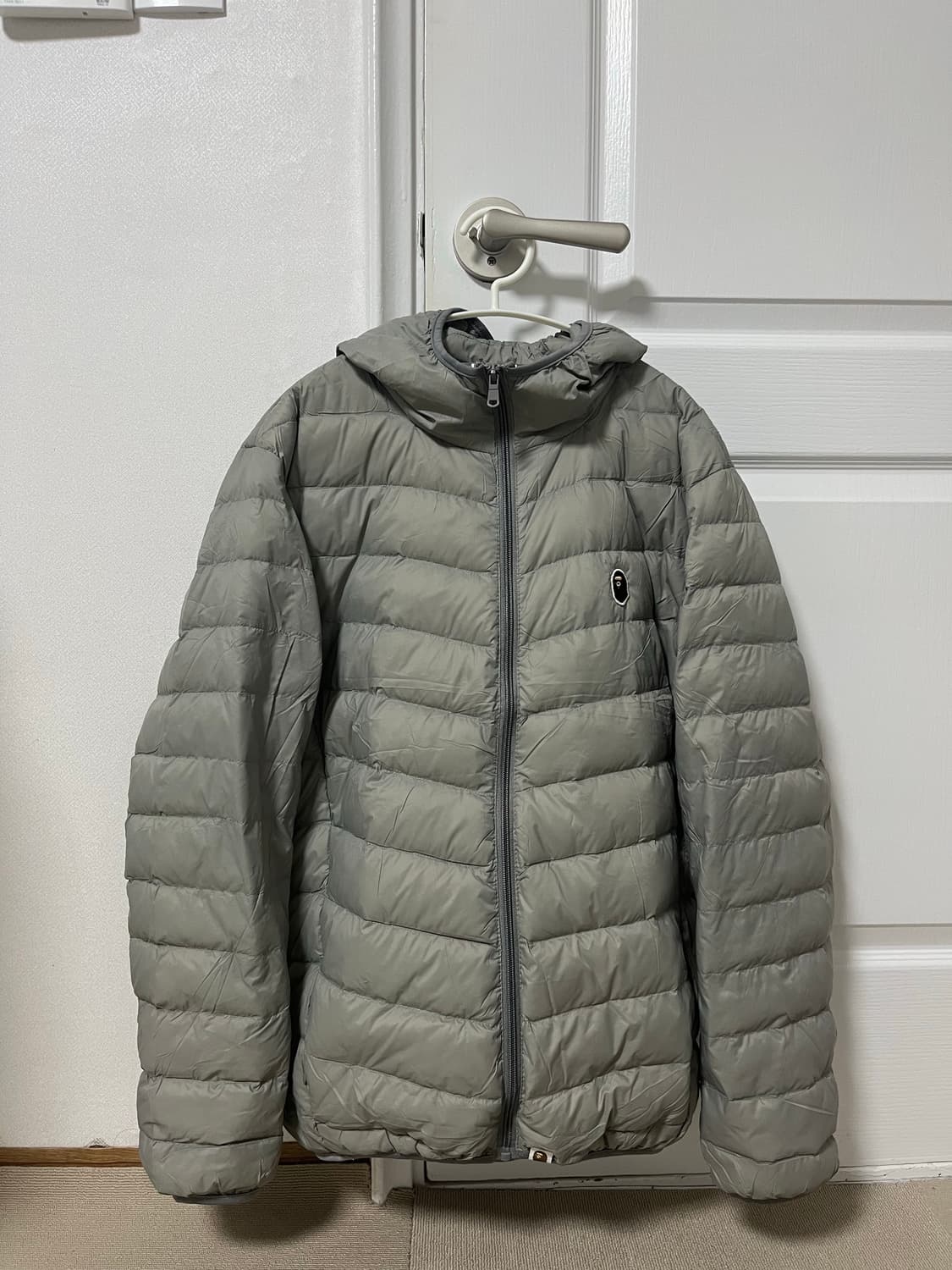 베이프 경량패딩 그레이 상품이미지2