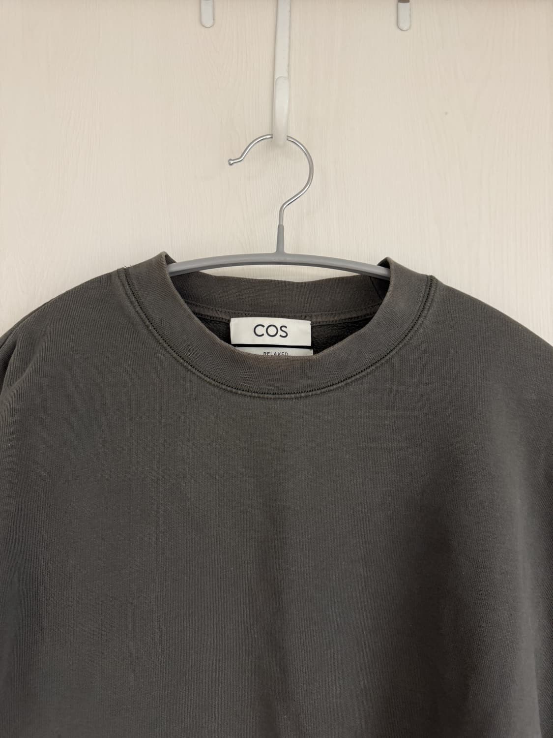 COS 코스 남성 다크카키 기모맨투맨 M 상품이미지2