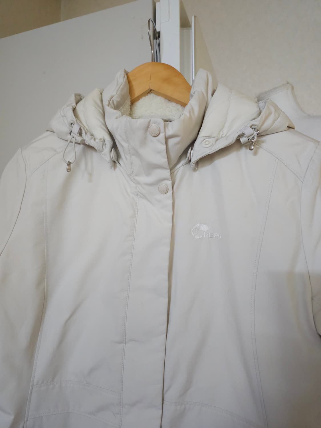 네파 구스다운 고어텍스 패딩 아이보리 95 상품이미지2