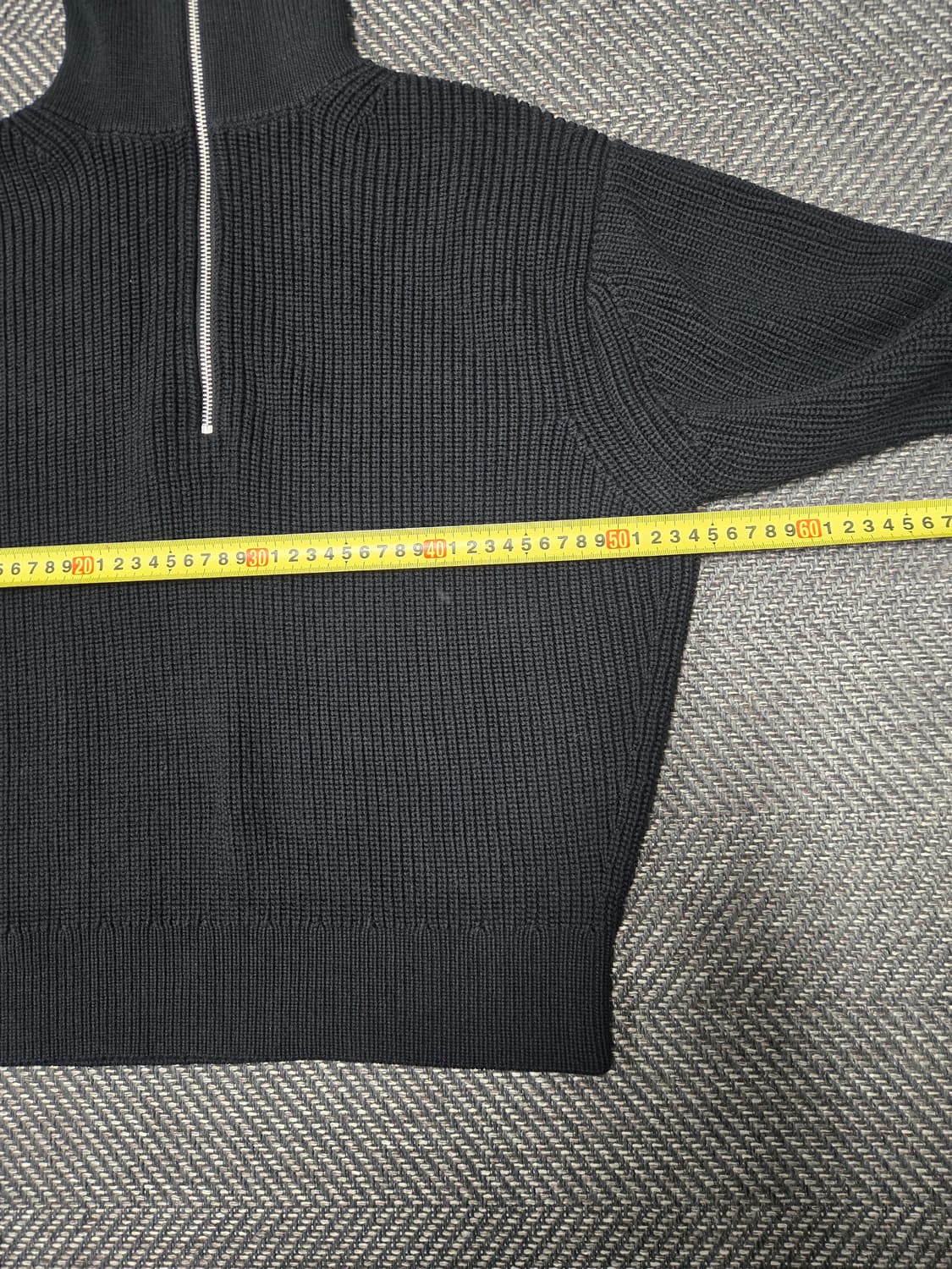 코스 COS 반집업 니트 블랙 모63% 니트티 상품이미지5