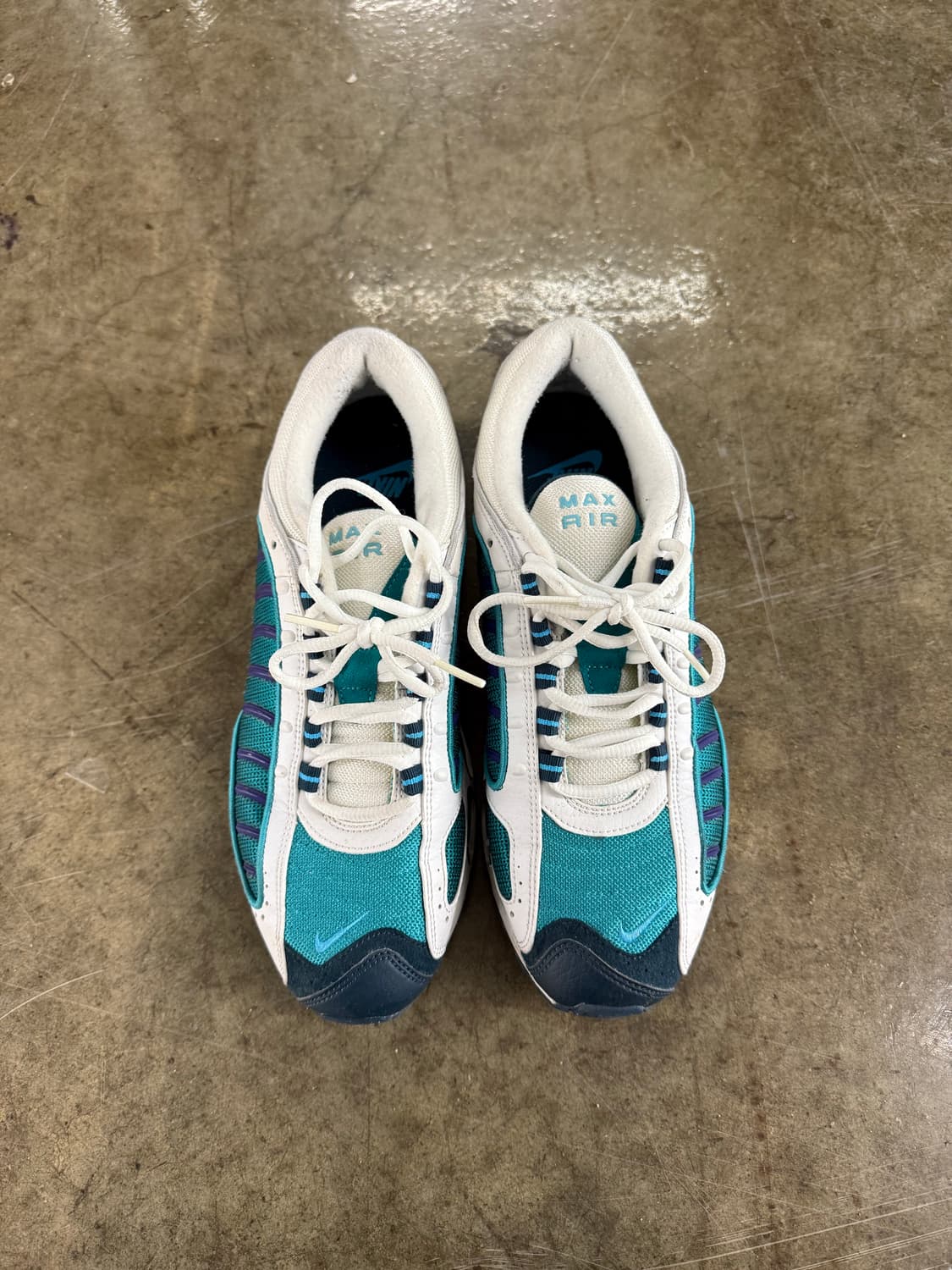 NIKE 나이키 에어 맥스 테일윈드 275 상품이미지2