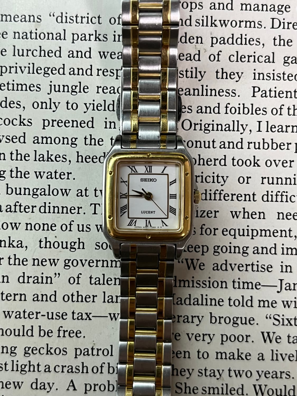 SEIKO LUCENT 투톤 탱크 레이디스 쿼츠 상품이미지1