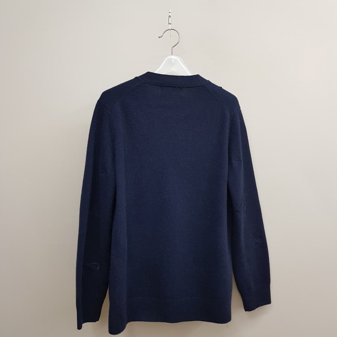 한섬 래트 2023 캐시미어 블렌드 펀칭 자수 가디건 90사이즈 상품이미지3