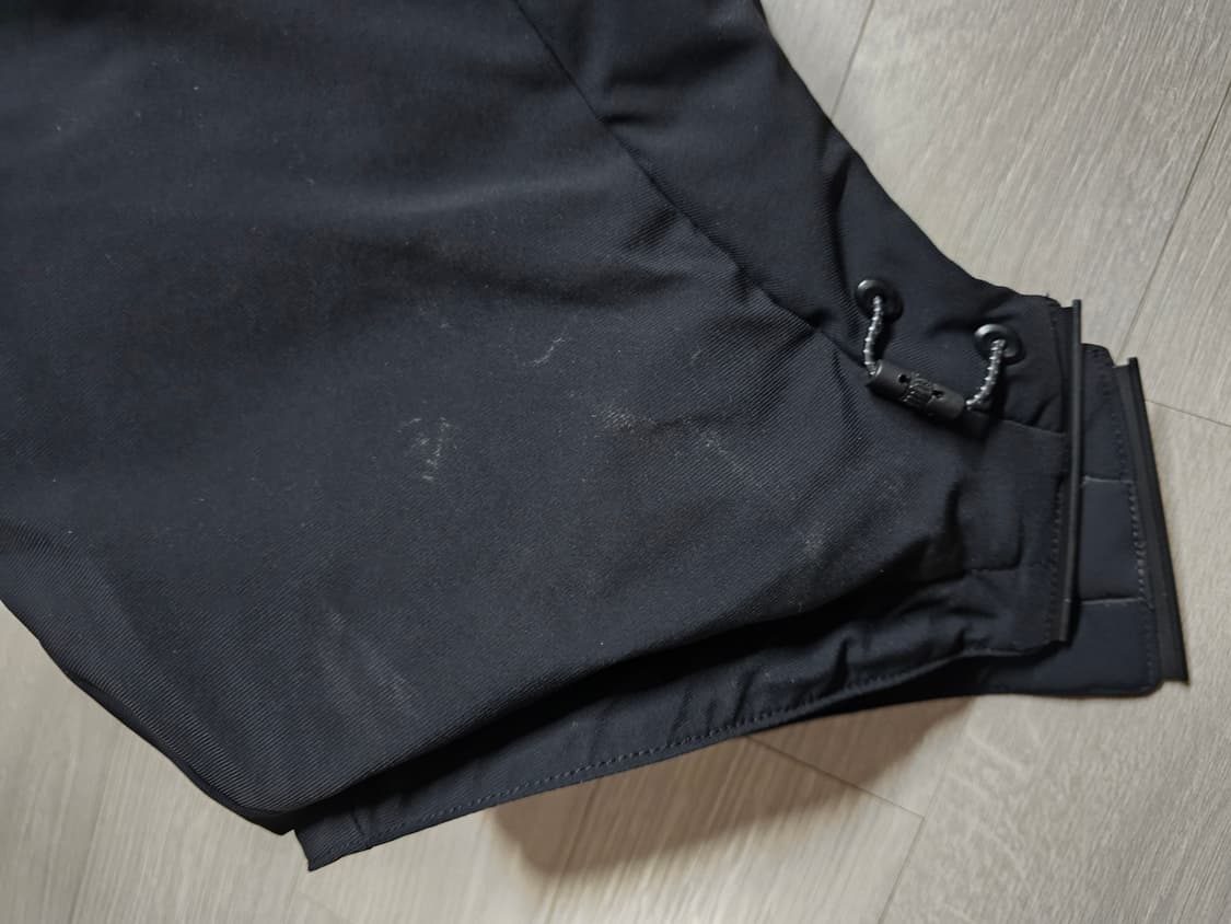 다이나핏 카본 엑스 구스다운 패딩.

싸이즈 s 90~95.  남녀공용 상품이미지10