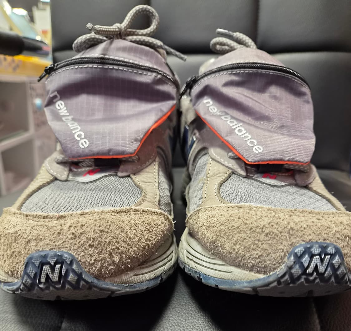 뉴발란스 2002R 프리미엄 빈티지 그레이 상품이미지2