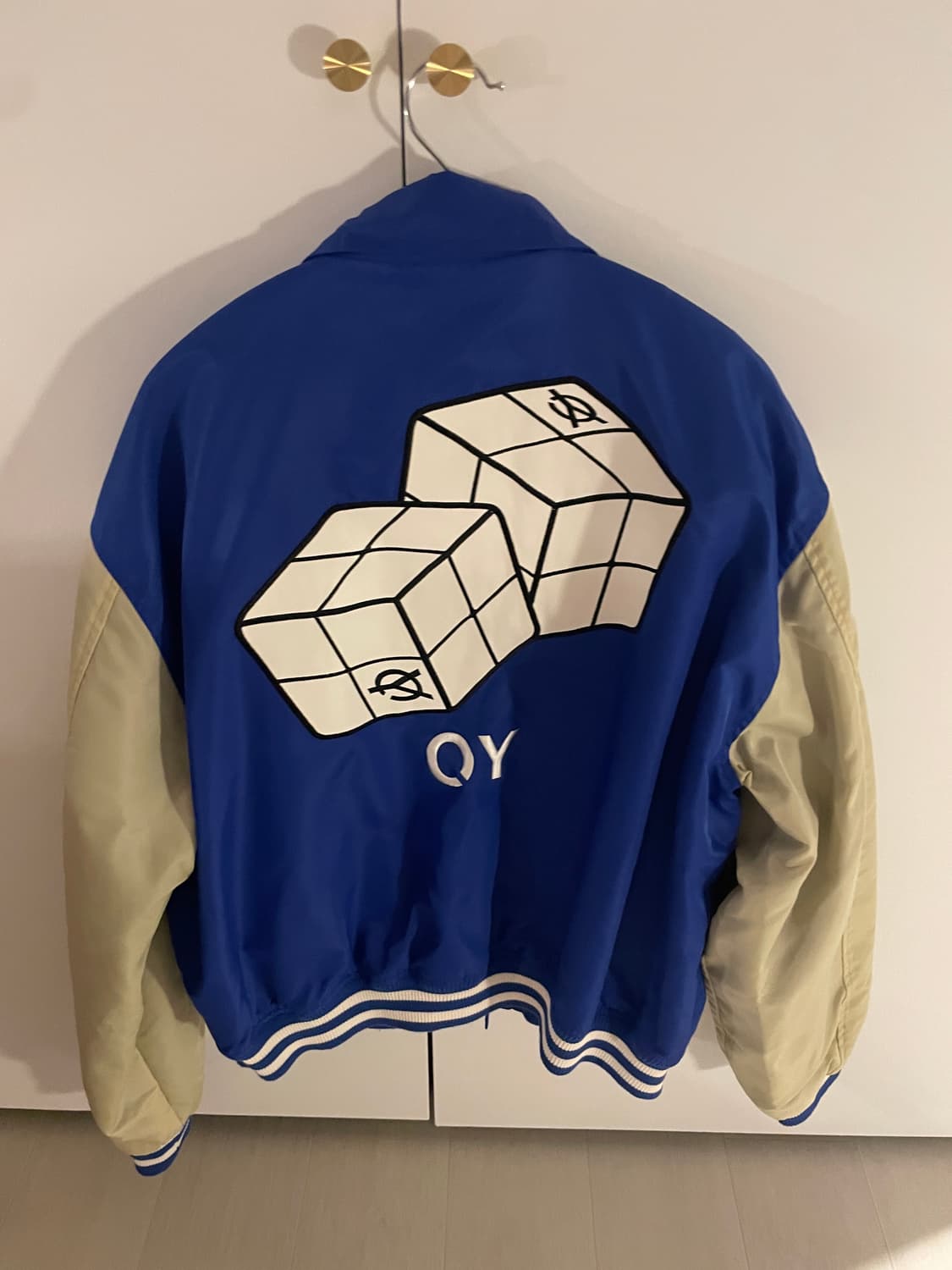 오와이 큐브 로고 바시티 자켓 블루 상품이미지2