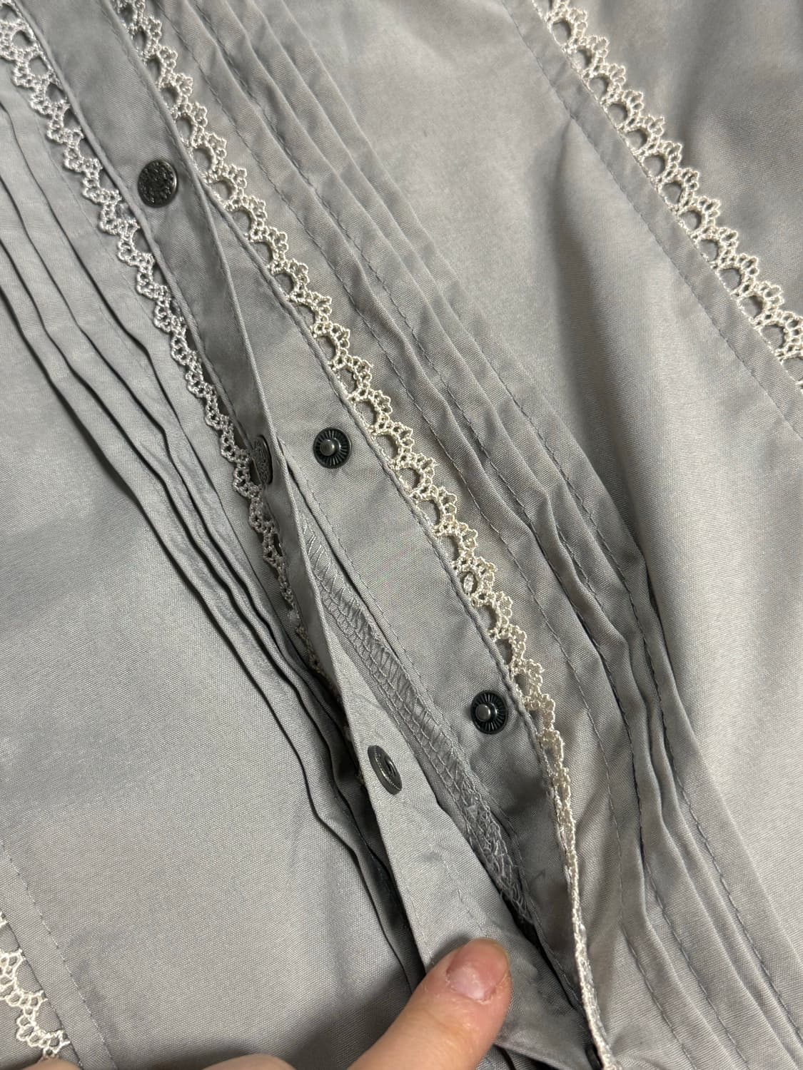 오즈온 ozz on 빈티지 레이스 반팔 블라우스 그레이 상품이미지4