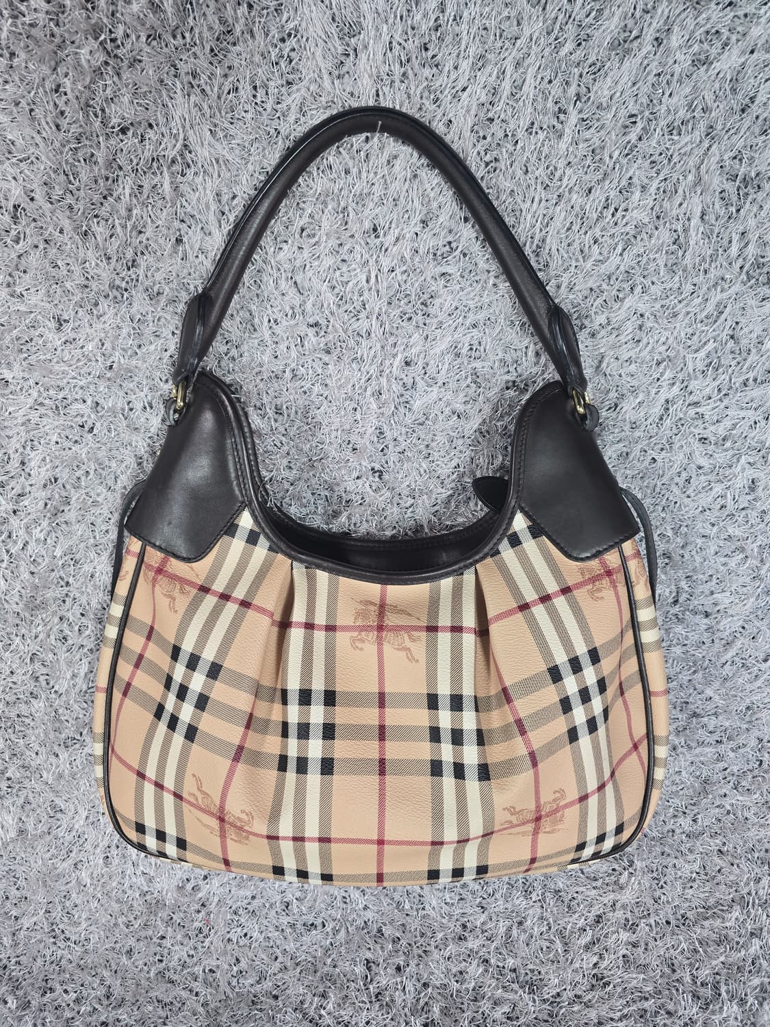 버버리 노바 체크 숄더백 상품이미지1