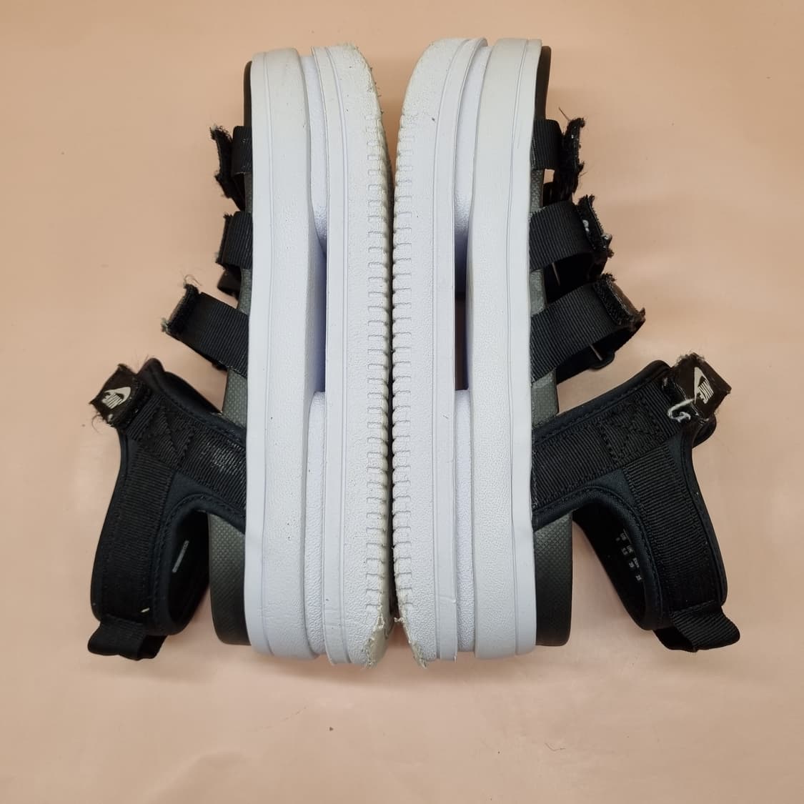 나이키 아이콘클래식 샌들 250 굽6 상품이미지5