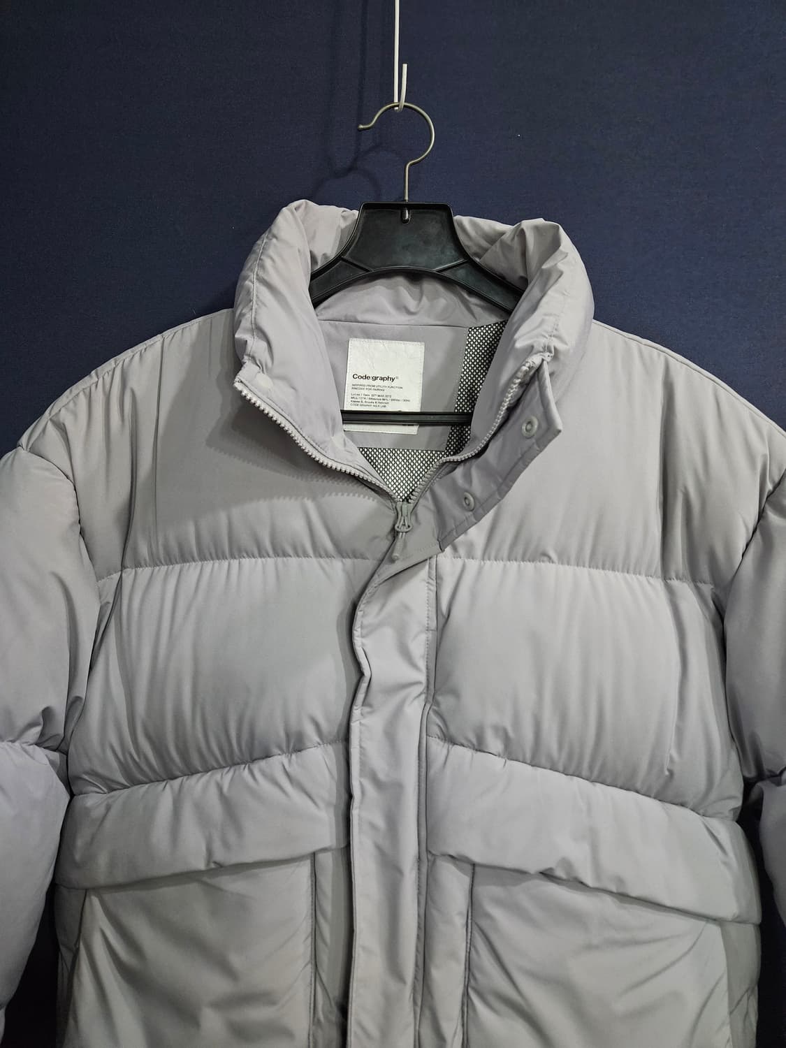 코드그라피 라이트그레이 남성 세미오버핏 95 덕다운 숏패딩  상품이미지7