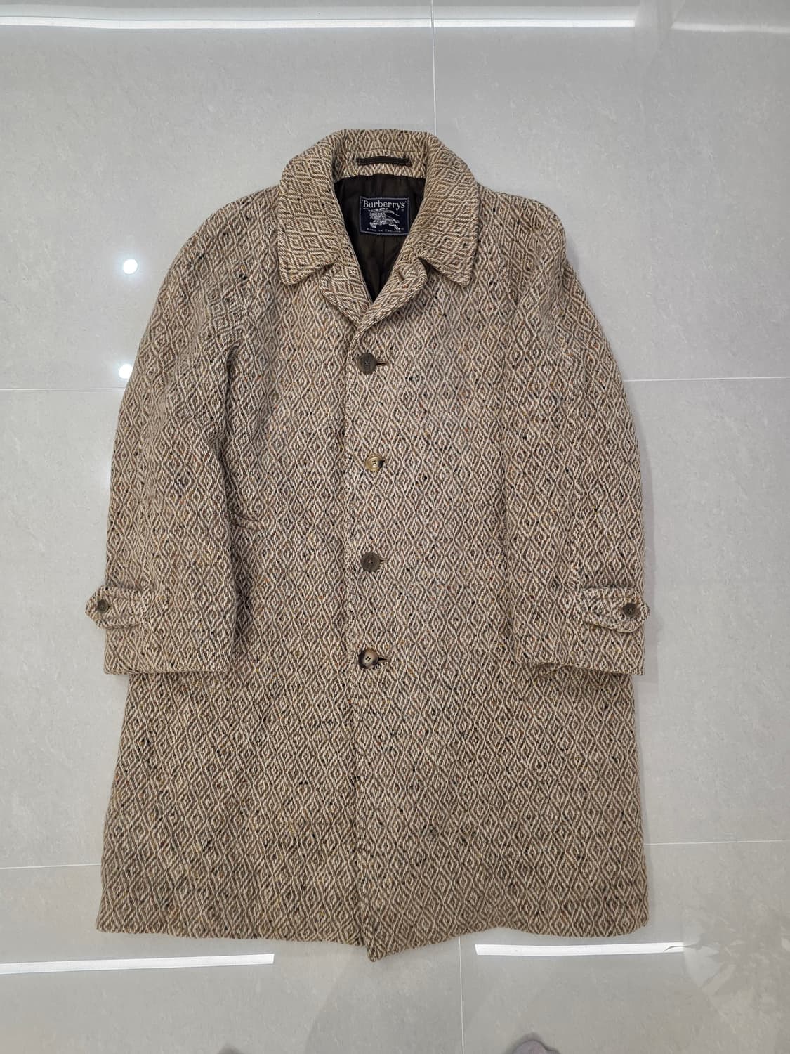 버버리 아이리쉬 트위드 다이아몬드 패턴 상품이미지1