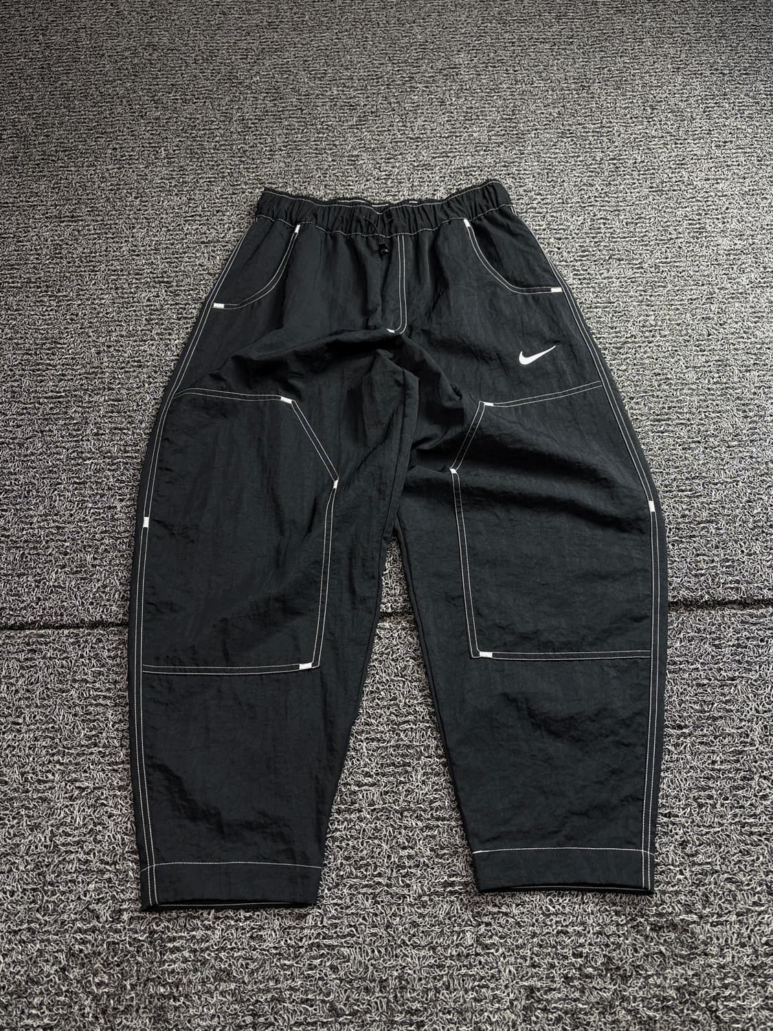 나이키 스우시 디테일 하이라이즈 우븐 팬츠 2430 상품이미지2