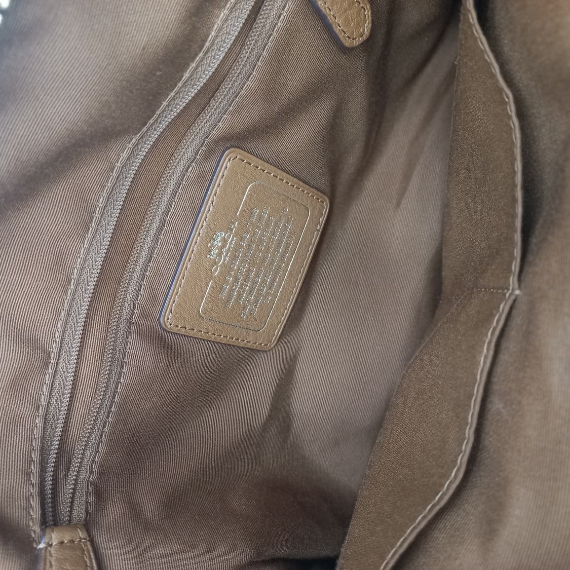 코치가죽도트백 상품이미지2