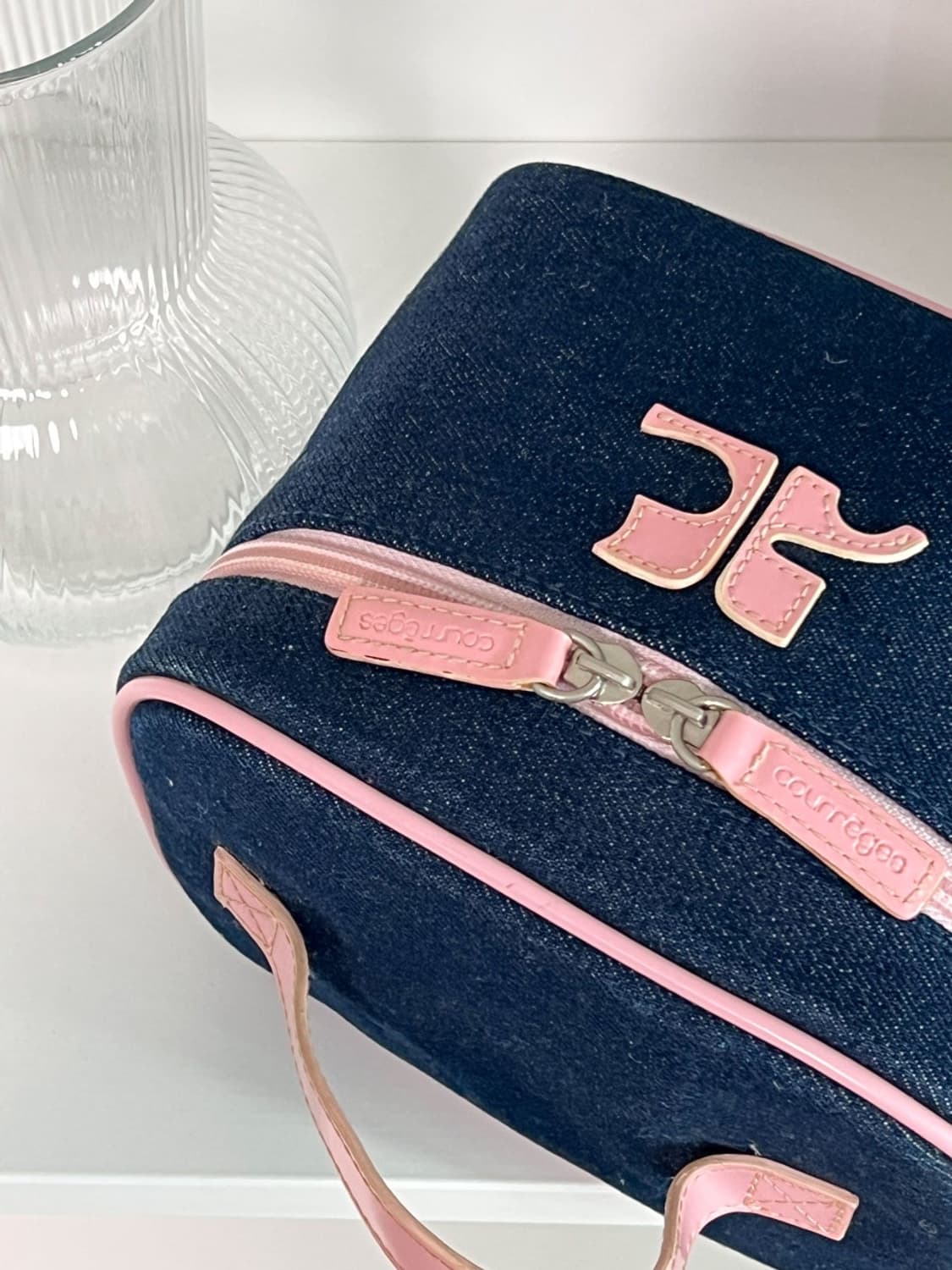  courreges / 꾸레쥬 핑크 로고 데님 미니 토트백 상품이미지1