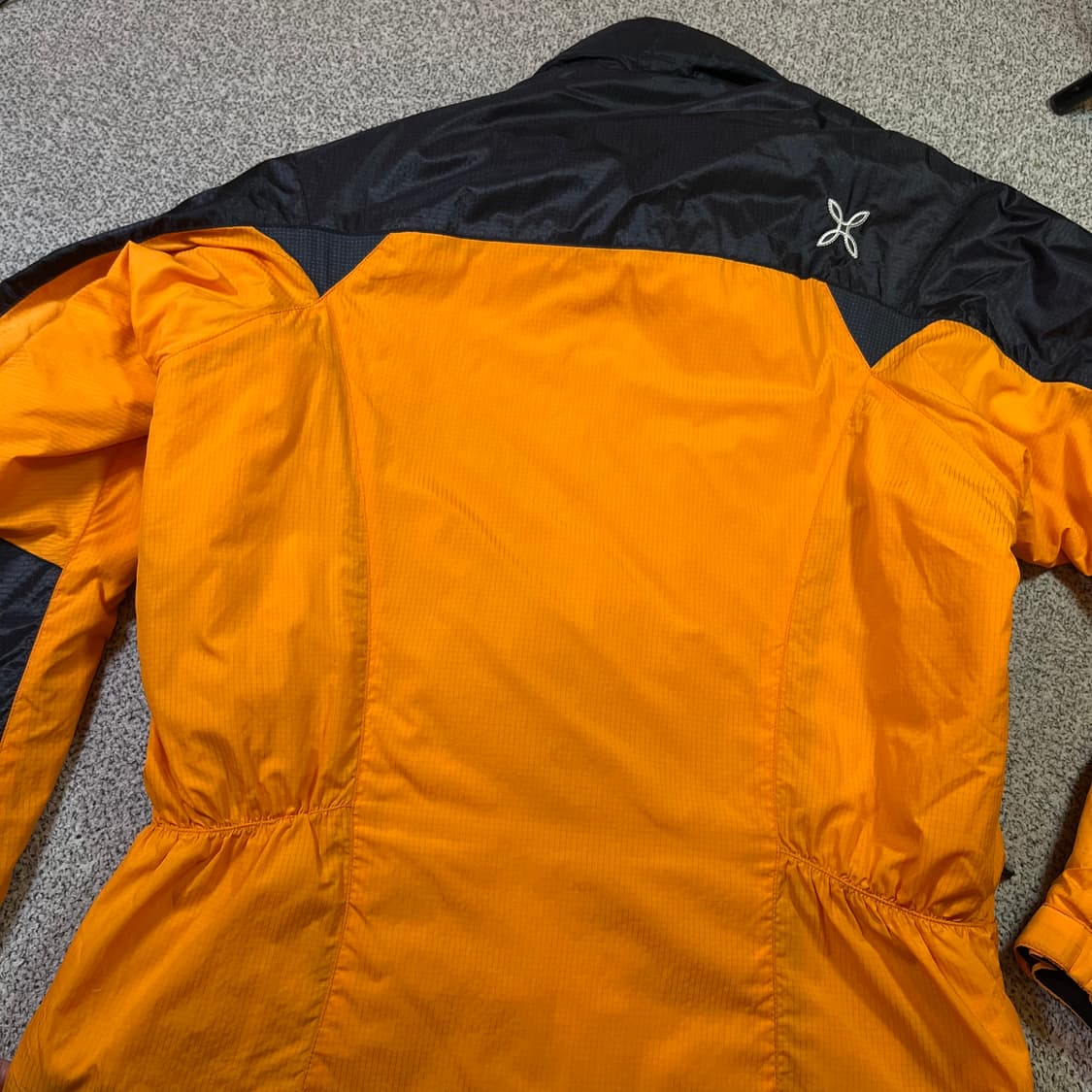 몬츄라 배색 마운틴 점퍼  상품이미지4