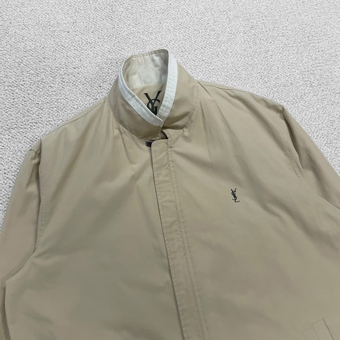 입생로랑 Ysl 로고 폴리쉘 블루종 자켓 베이지 상품이미지3