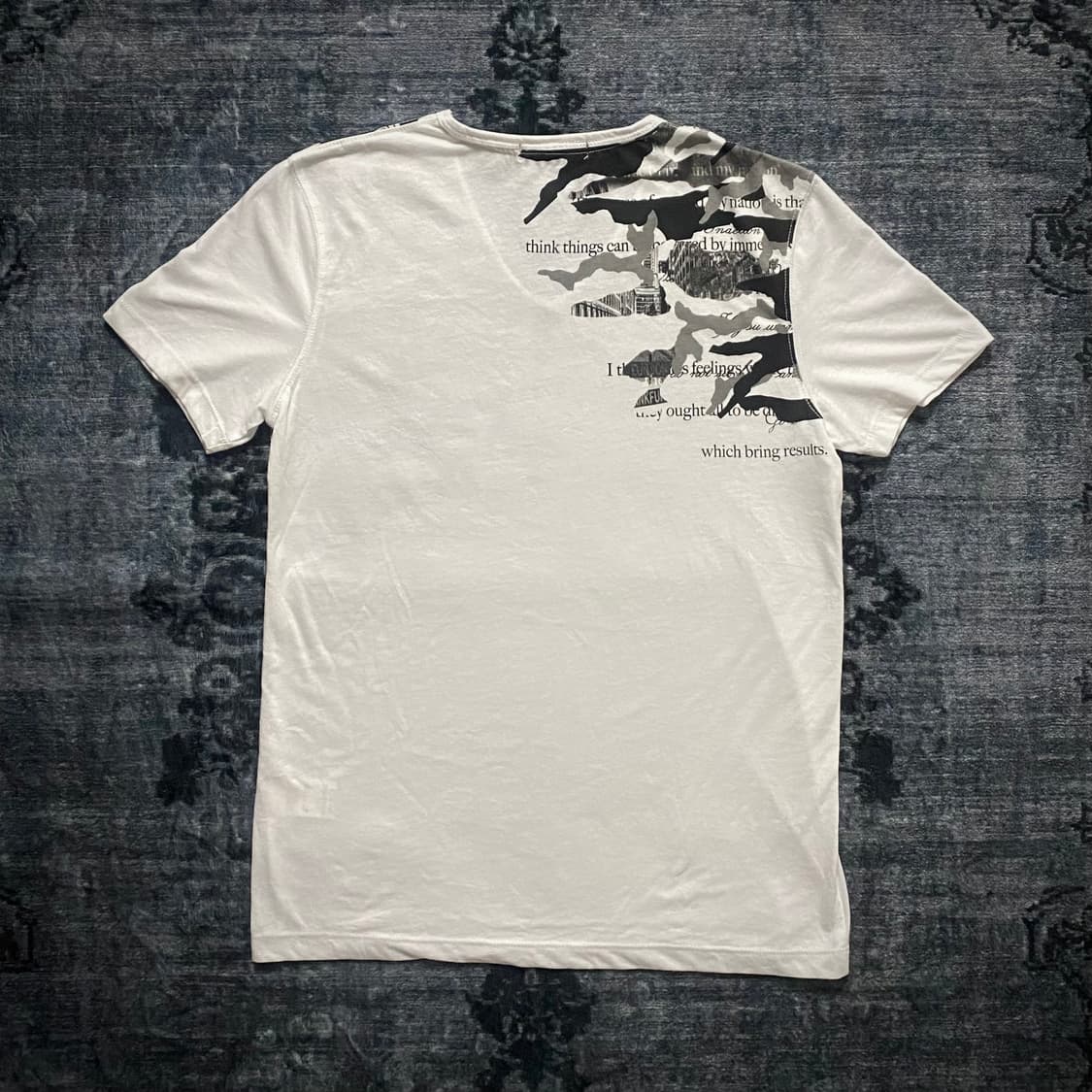 ‘HIDEAWAYS’ V-Kei Mood T-Shirt 상품이미지4