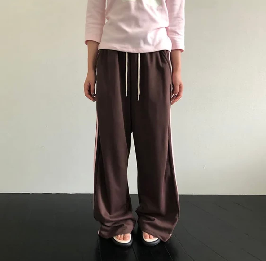 브라운 트랙 밴딩 팬츠 상품이미지1