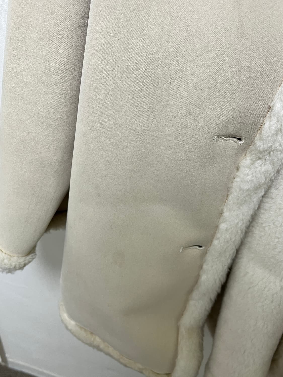 아카이브제이투유 캐롤리버시블무스탕 크림 상품이미지4