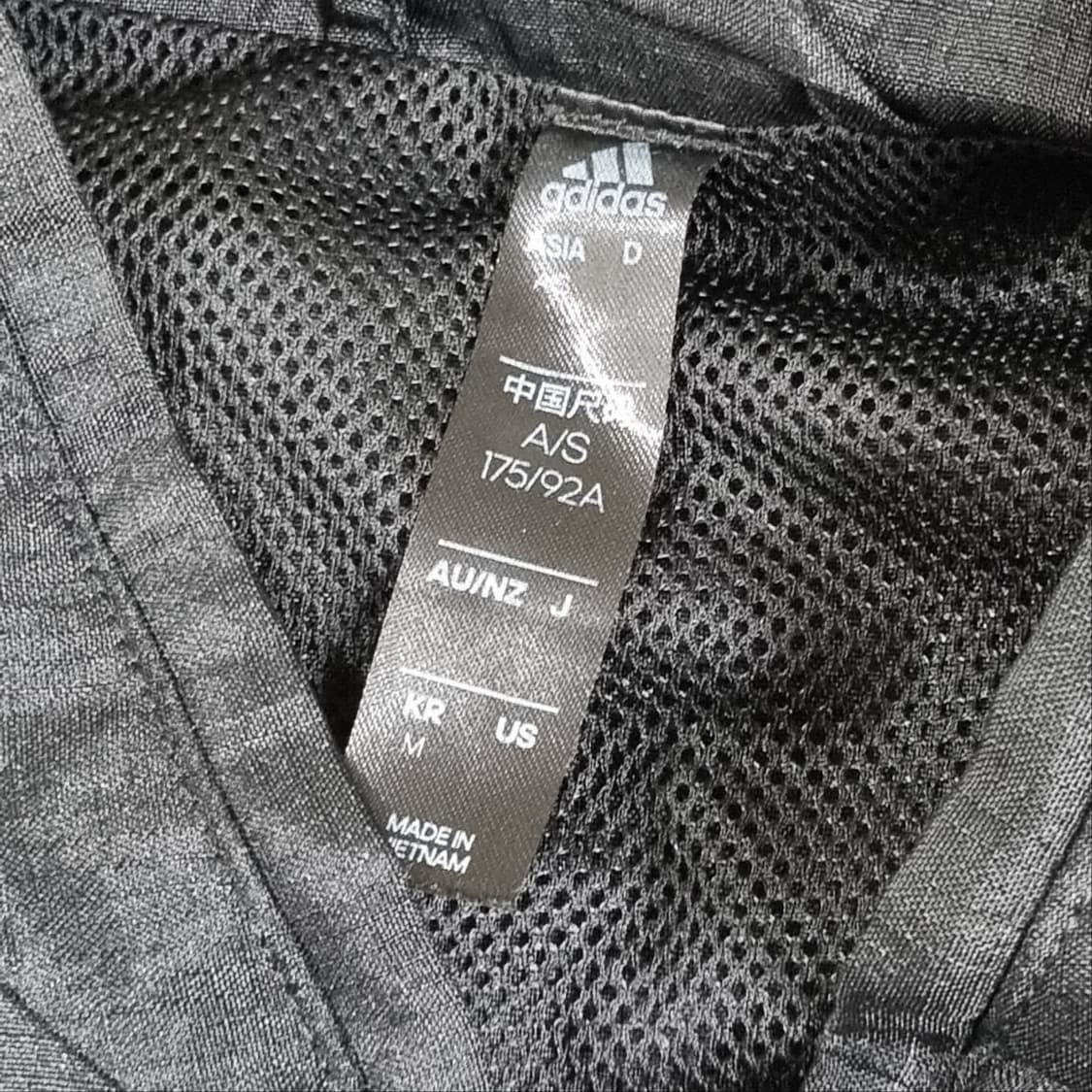 아디다스 맨유 바람막이 블랙/옐로우  상품이미지3