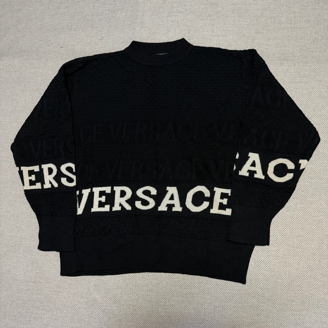 베르사체 빈티지 로고 니트 스웨터 상품이미지1
