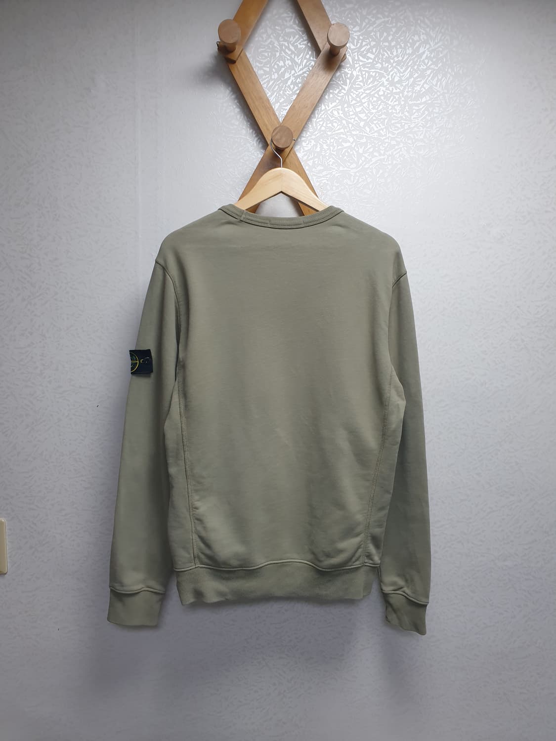 [L/100/정품] 스톤아일랜드 기모 맨투맨 카키 상품이미지9