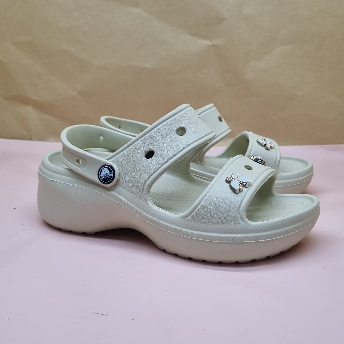 크록스 클래식 크러쉬 여성샌들 w7 240 굽5 상품이미지1