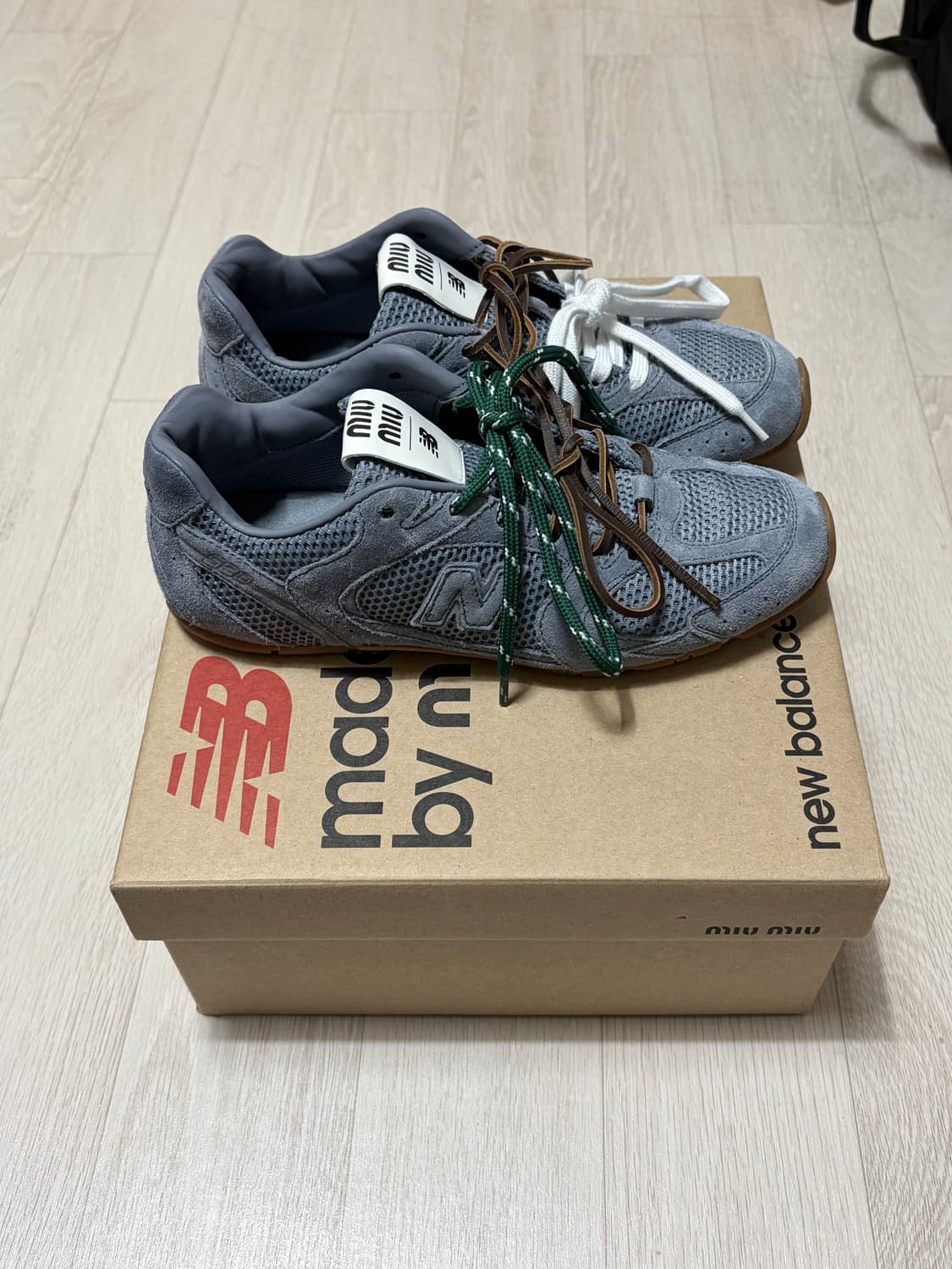 미우미우 뉴발란스 530 SL 스웨이드 스니커즈 풀박스 상품이미지2