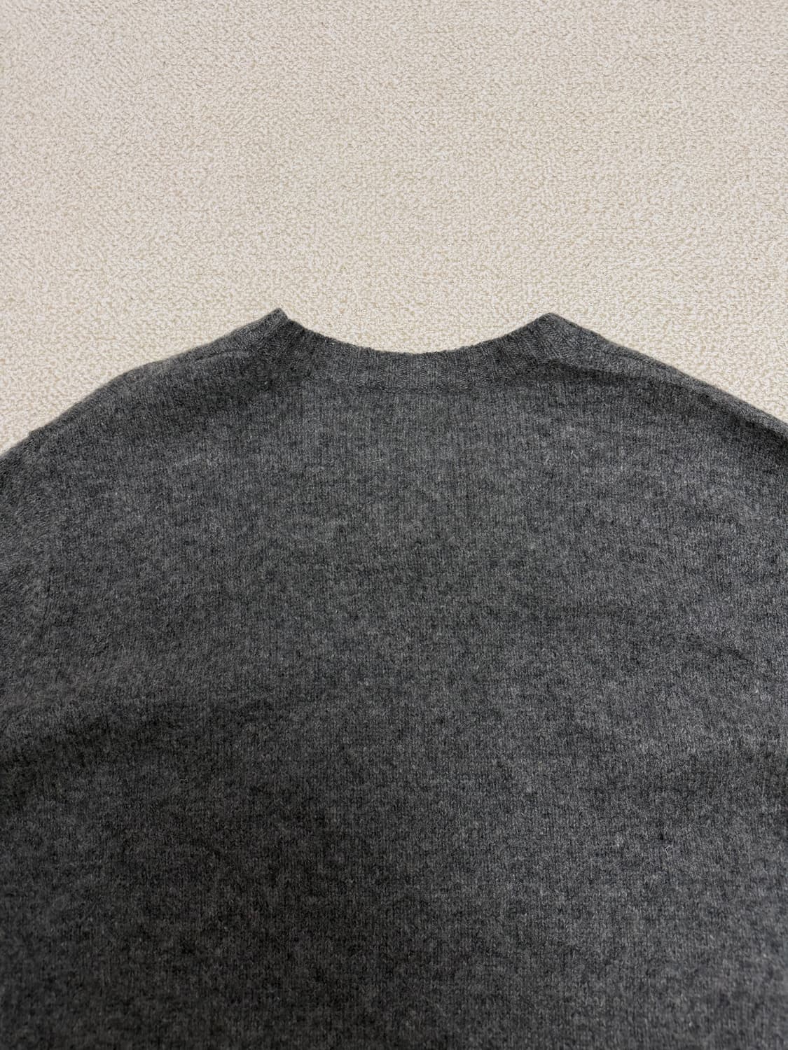 엘엘빈 브이넥 니트 상품이미지4