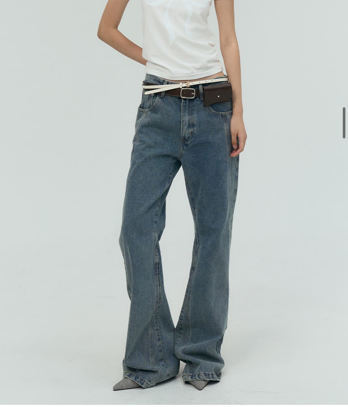 (M) 플레이스 스튜디오 슬림 씬 사선 절개 부츠컷 워싱 데님 팬츠 상품이미지2