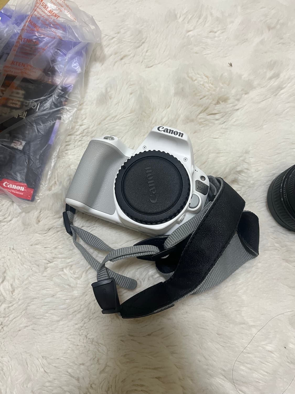 캐논 EOS 200D 화이트 (DSLR 바디 + 풀박스) 상품이미지1