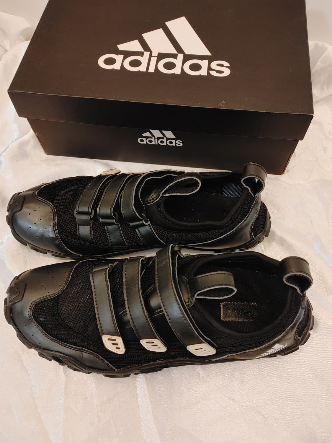 아디다스 메쉬 스니커즈 상품이미지1