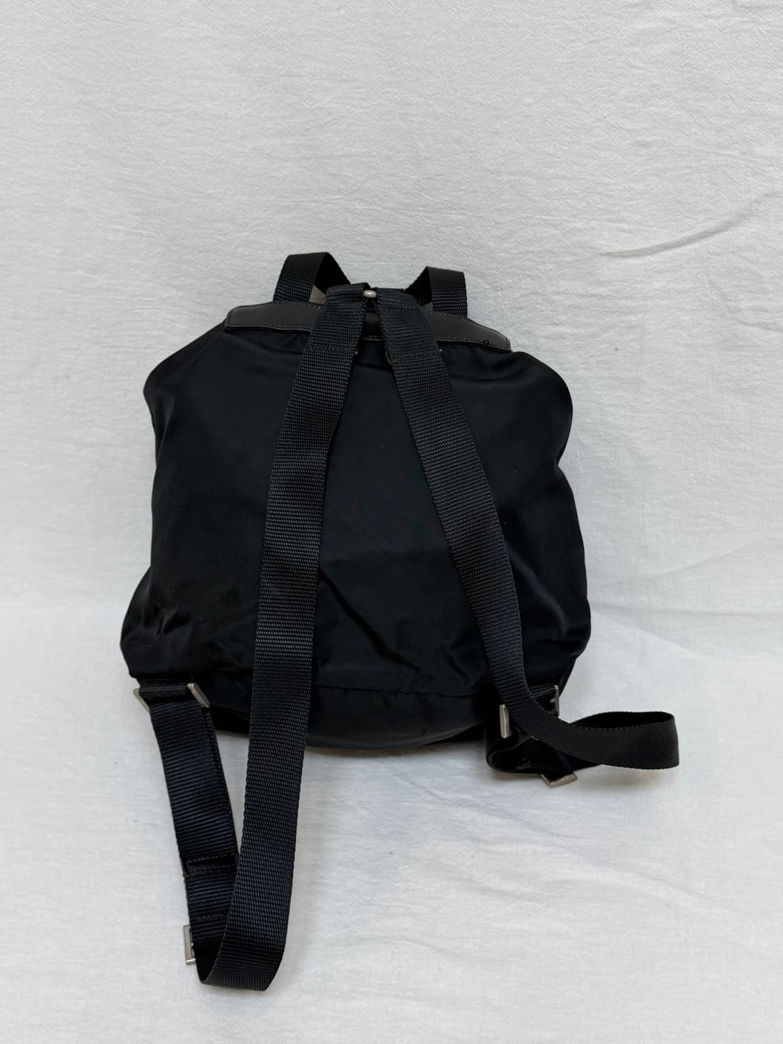 정품 프라다 포코노 나일론 투포켓 스몰 백팩 블랙 상품이미지10