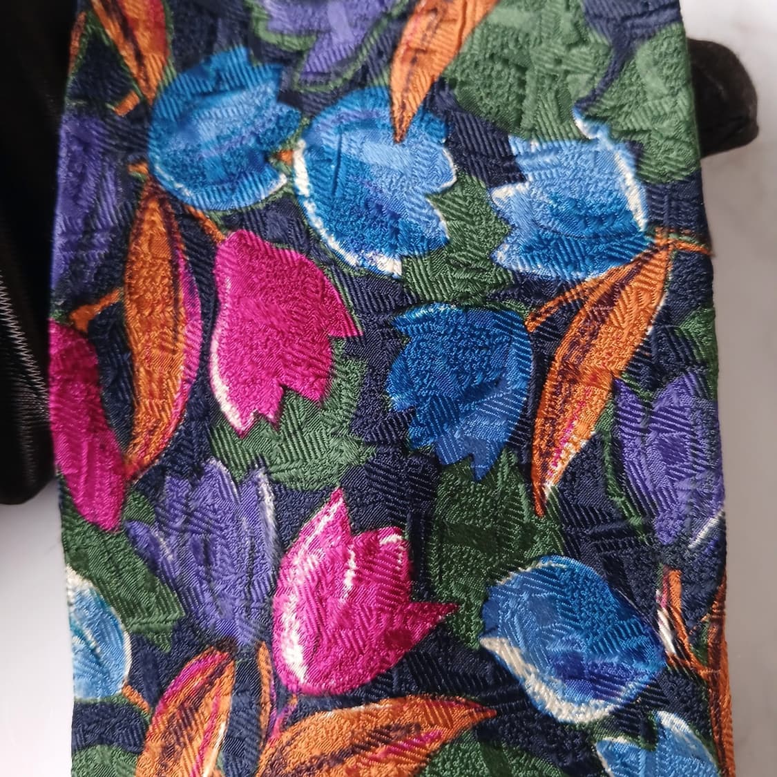 지방시 실크 블루 아트 플로럴 넥타이 9.1cm A+등급 A19139
 상품이미지7