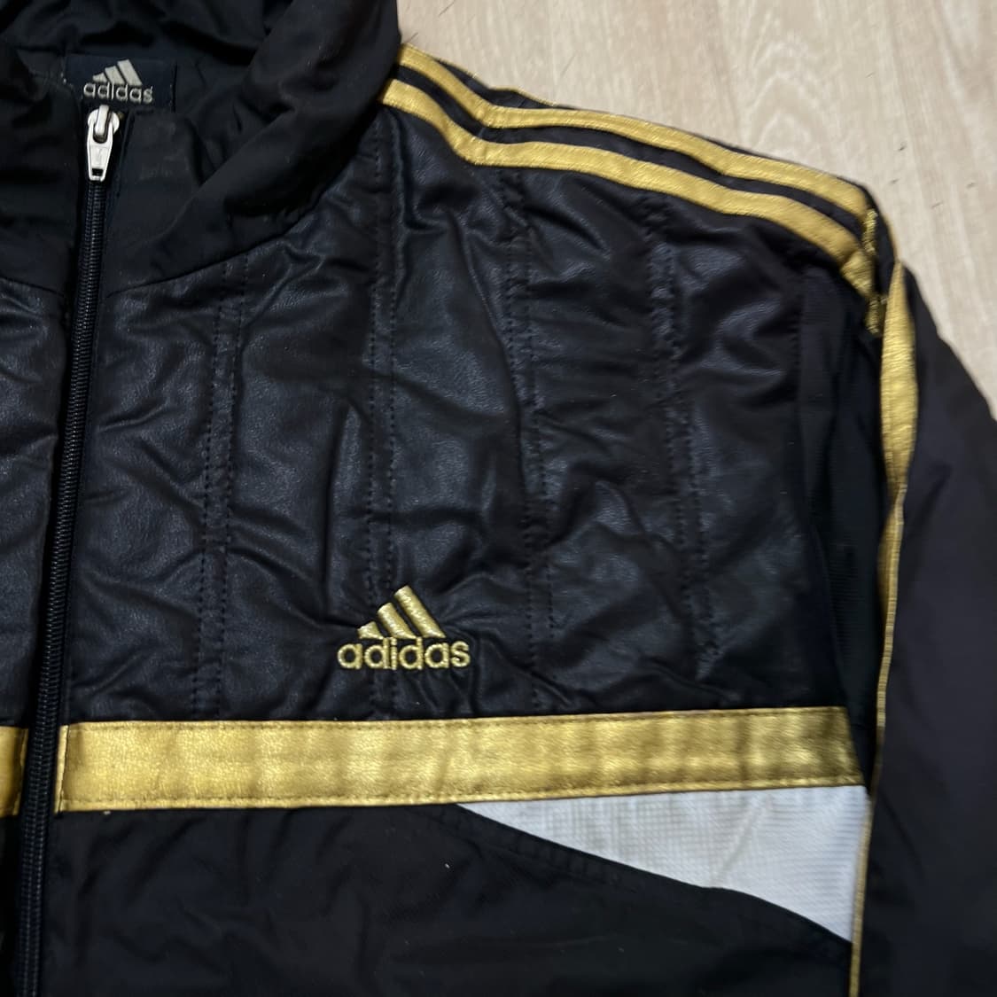 아디다스 남성 골드 로고 경량패딩 점퍼 XL/105  상품이미지3