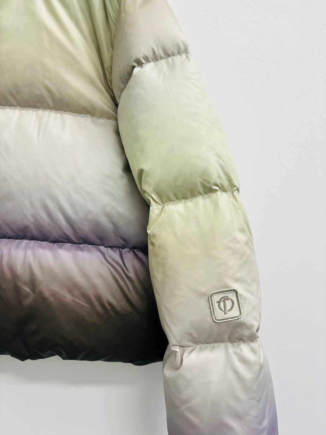 더오픈프로덕트 그라데이션 쇼트 푸퍼 패딩 (제니 패딩) 상품이미지5