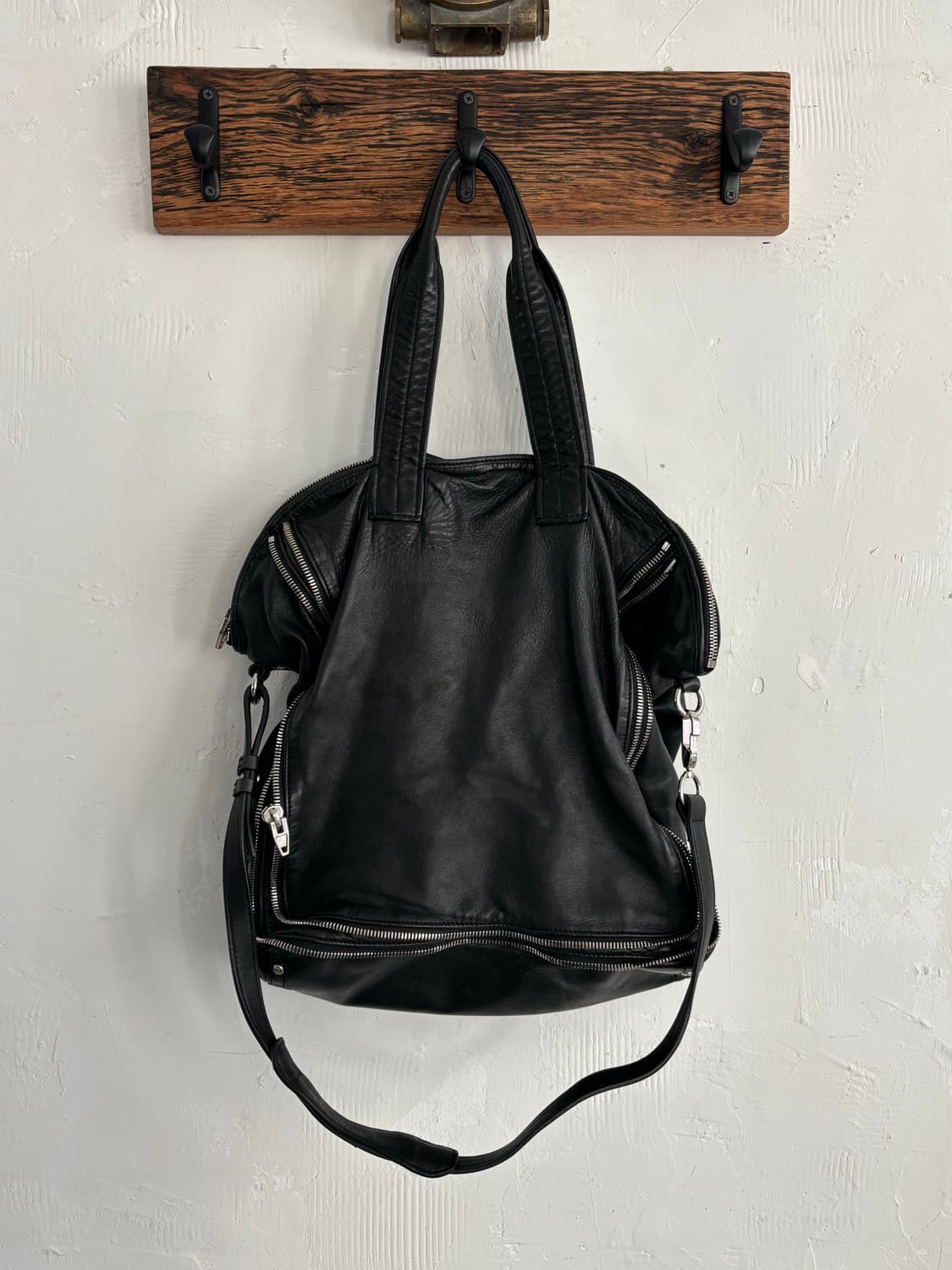 Alexander Wang 알렉산더왕 트루디 블랙 레더 토트백 상품이미지1