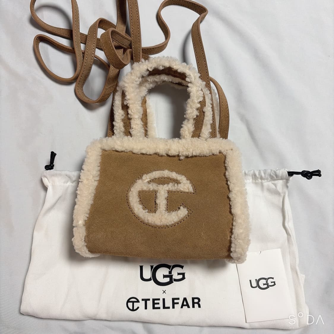 텔파 x 어그 체스트넛 미니 크로스백 상품이미지1