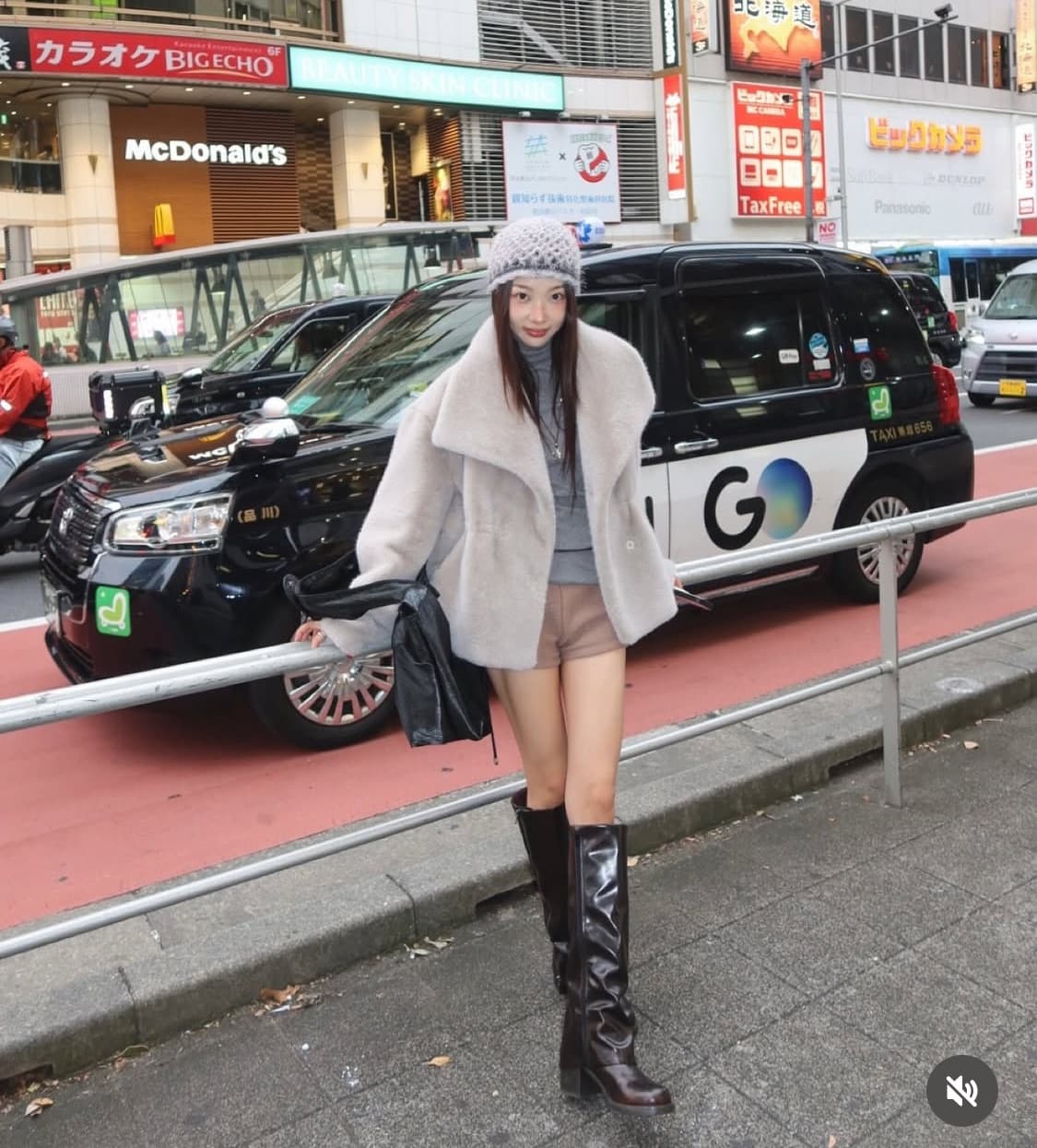 한소희 부츠- 찰스앤키스 루이스 사이드 지퍼 니하이 부츠 상품이미지7