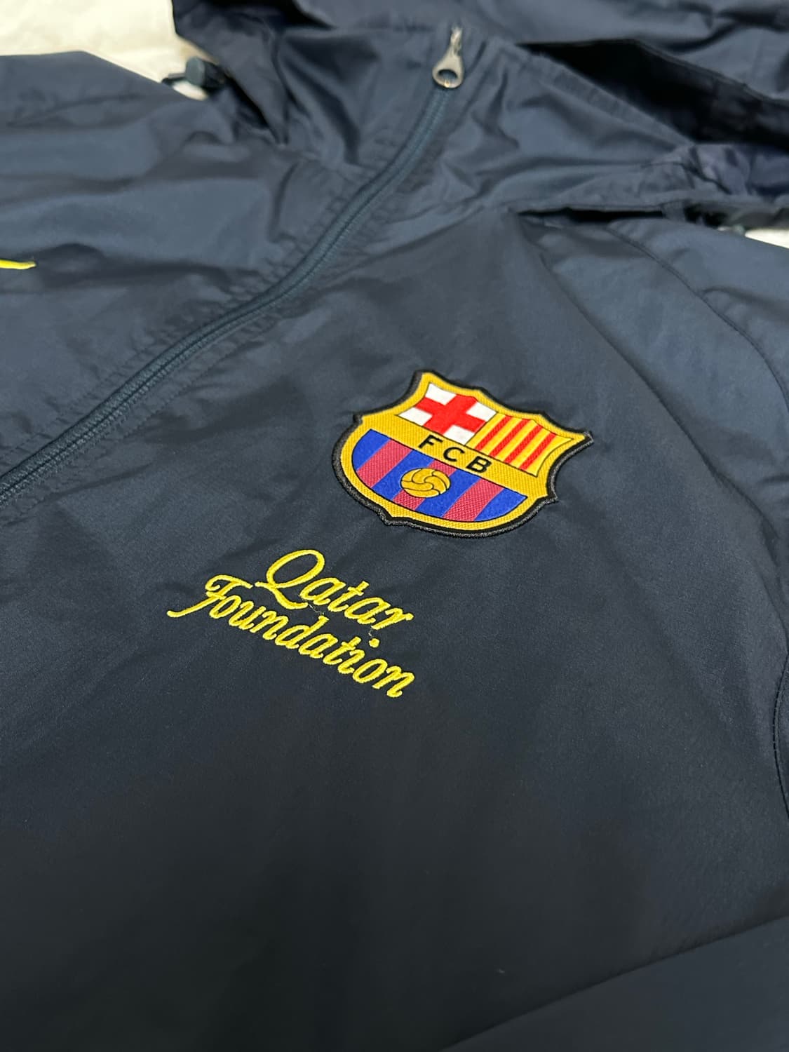 FC바르셀로나 나이키 패커블 바람막이 라지 축구 유산 상품이미지4