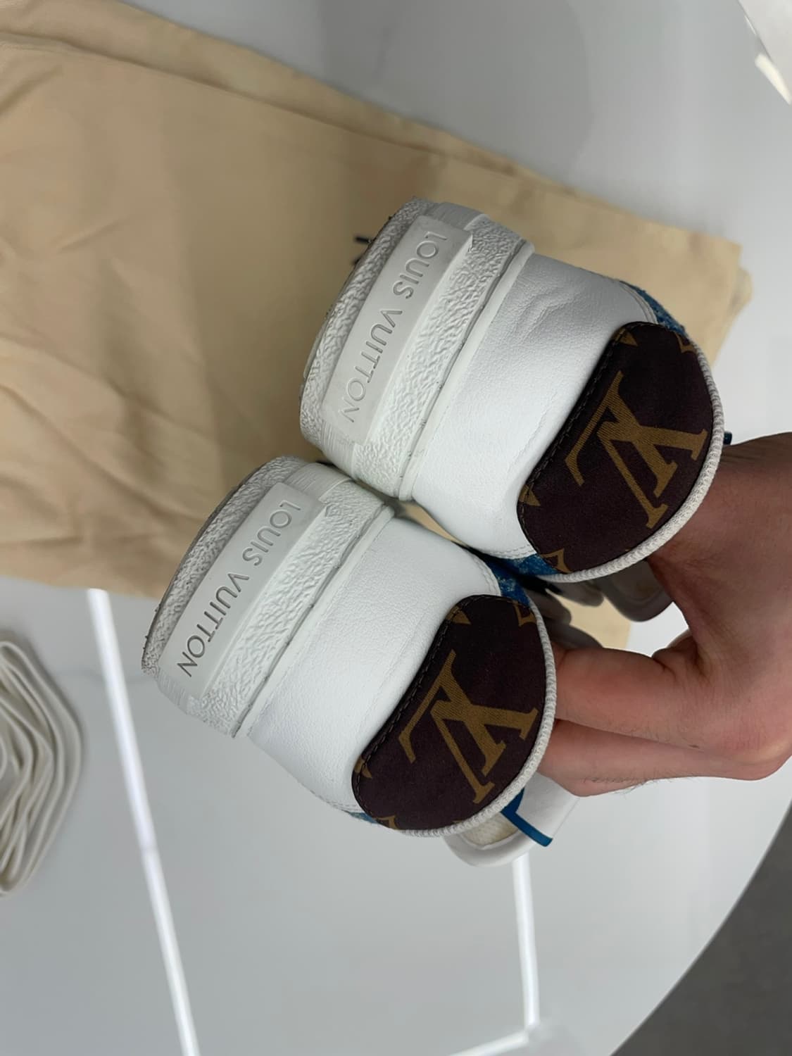 (37) 루이비통 찰리 여성 스니커즈 상품이미지4